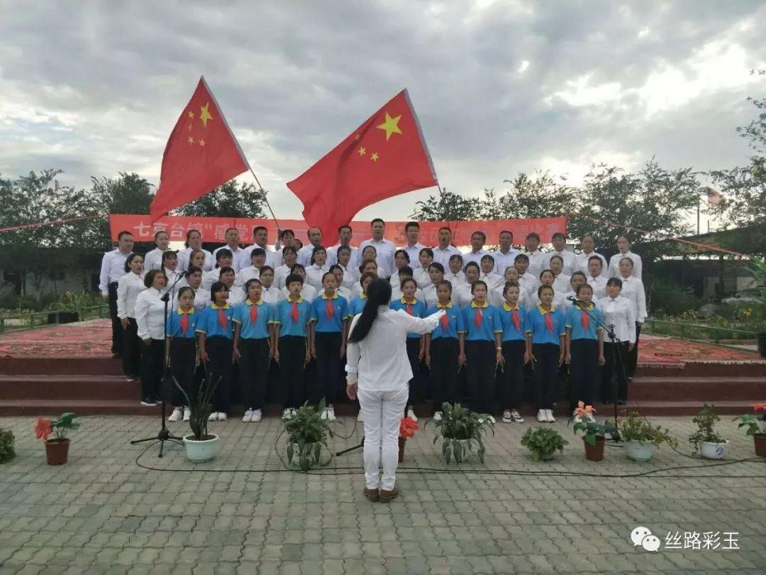 我明明很讨厌我姑却装作喜欢她的样子 ，每次和她吵架以后，我都想和她和好算了，但其实还讨厌她？